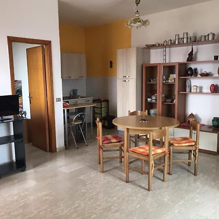 90Ss Apartament Daire Reggio di Calabria Dış mekan fotoğraf