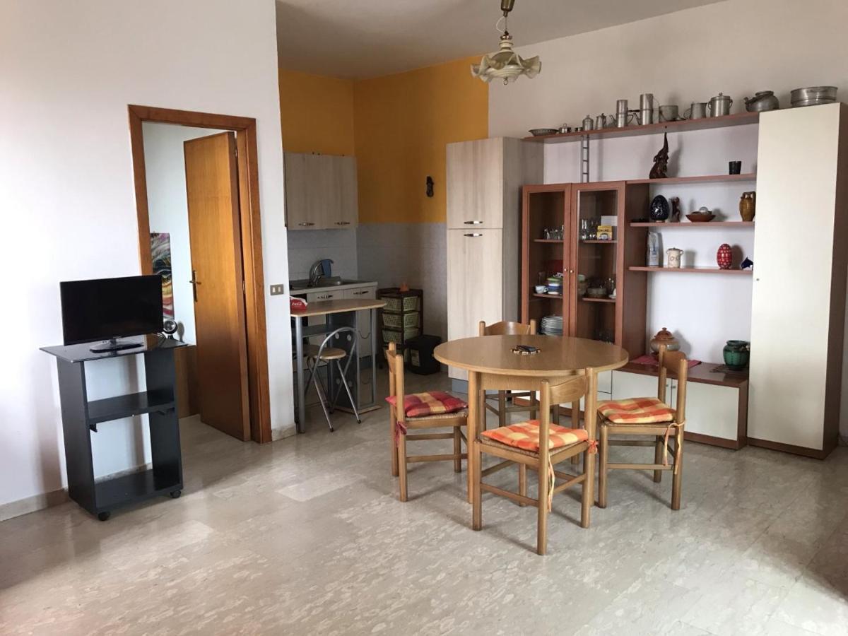 90Ss Apartament Daire Reggio di Calabria Dış mekan fotoğraf